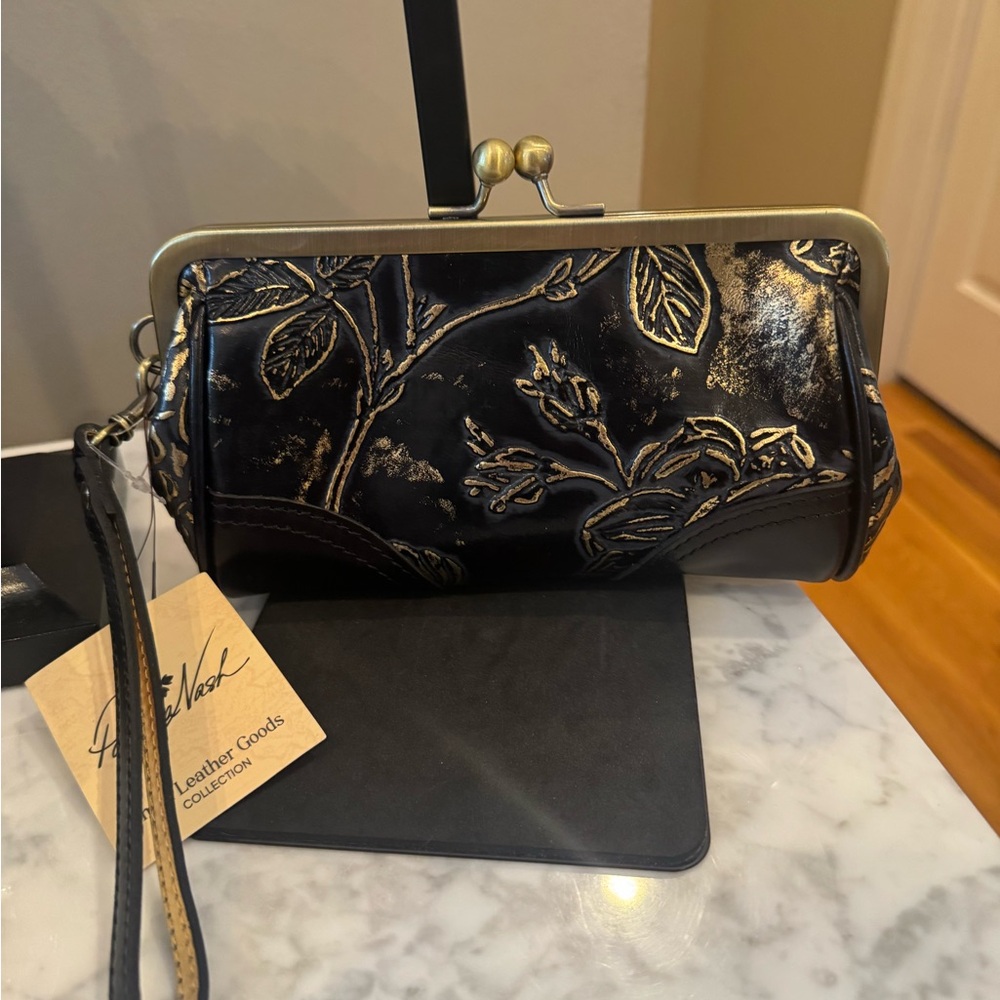 Patricia Nash - Renna Bark Leaves Black/Gold Kisslock Wristlet - NWT
